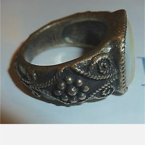 Lia Sophia Sunset Mother-of-Pearl Ring Size 7 - Picture 3 of 3